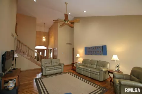 809 W Bennett Ct, Dunlap, IL 61525 photo 9