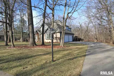 809 W Bennett Ct, Dunlap, IL 61525 photo 2