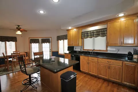 809 W Bennett Ct, Dunlap, IL 61525 photo 13