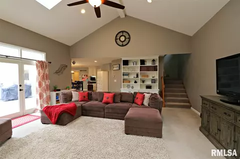 805 W Bennett Ct, Dunlap, IL 61525 photo 14