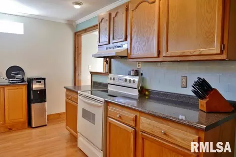 106 N 4th St, Dunlap, IL 61525 photo 7