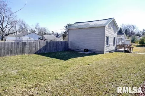 106 N 4th St, Dunlap, IL 61525 photo 2