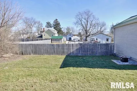 106 N 4th St, Dunlap, IL 61525 photo 3