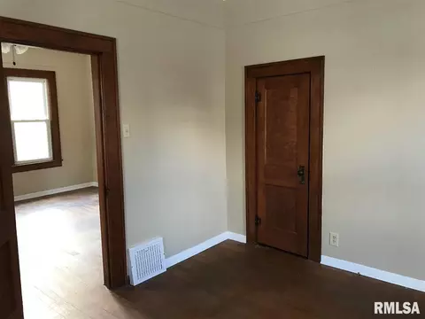 554 S Dudley St, Macomb, IL 61455 photo 5