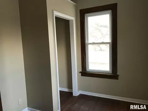 554 S Dudley St, Macomb, IL 61455 photo 7