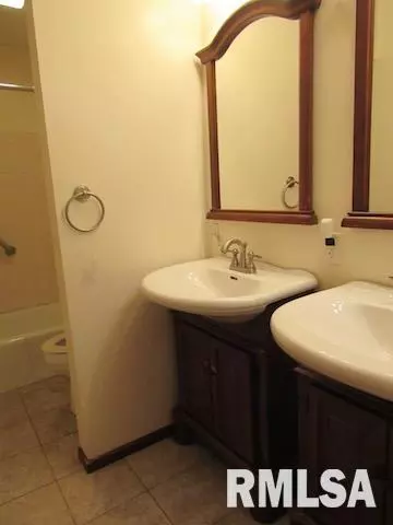 4828 S Queen Aleta Ct, Mapleton, IL 61547 photo 14