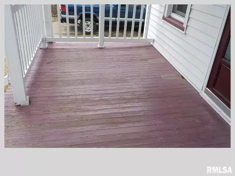 728 Pine St, Kewanee, IL 61443 photo 2