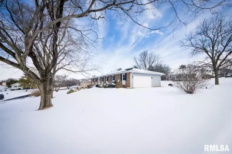 806 Curtis Ct, Eureka, IL 61530 photo 7