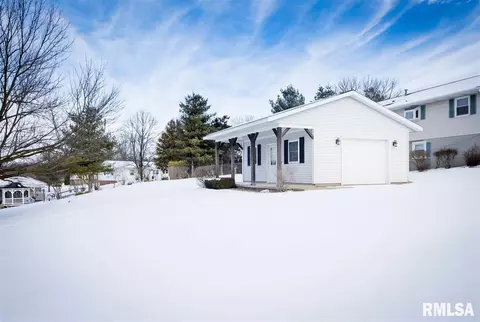 806 Curtis Ct, Eureka, IL 61530 photo 9