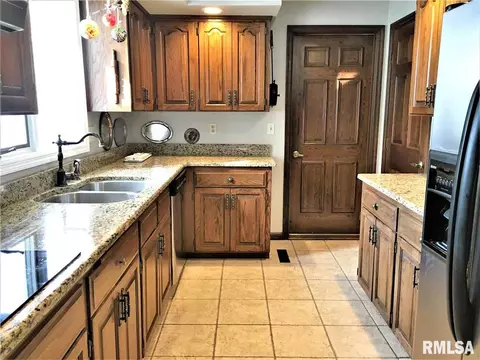 38 Maple Ridge Dr, Morton, IL 61550 photo 17
