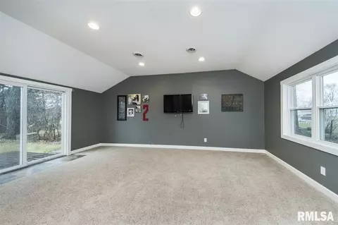 501 Jackson St, Washington, IL 61571 photo 18