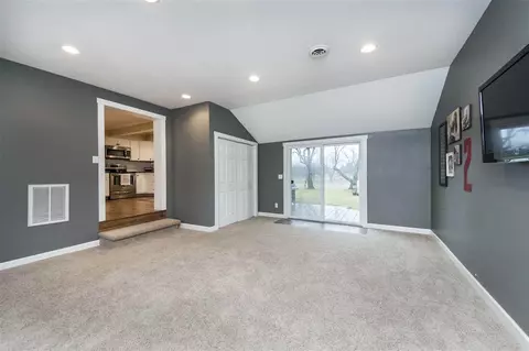501 Jackson St, Washington, IL 61571 photo 6