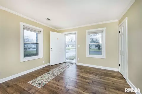 501 Jackson St, Washington, IL 61571 photo 8