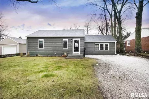 501 Jackson St, Washington, IL 61571 photo 1