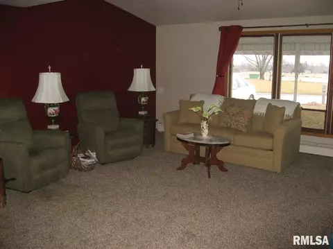 101 Harmony Ln, Macomb, IL 61455 photo 5