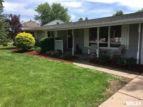 101 Harmony Ln, Macomb, IL 61455 photo 2
