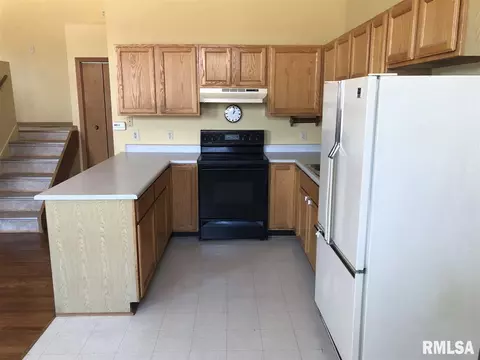 111 E Santa Fe Ave, Toluca, IL 61369 photo 5