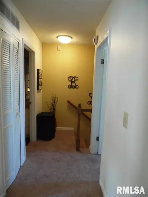 60 Arlington Dr, Macomb, IL 61455 photo 15