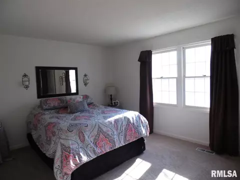 60 Arlington Dr, Macomb, IL 61455 photo 19
