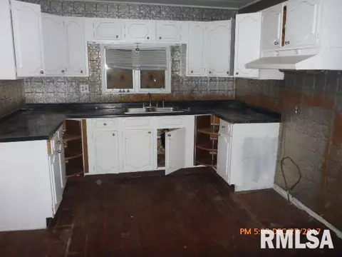 507 Roberts, Henry, IL 61537 photo 2