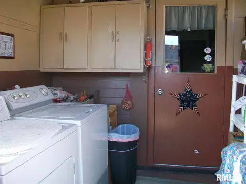 204 E Birch St, Canton, IL 61520 photo 25