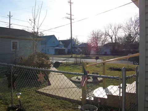 204 E Birch St, Canton, IL 61520 photo 30