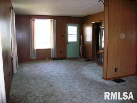 204 E Birch St, Canton, IL 61520 photo 12