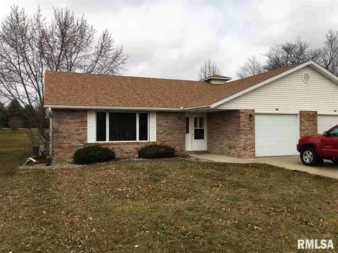 1681 E Myrtle St, Canton, IL 61520 photo 1