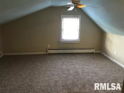 409 W Court St, Eureka, IL 61530 photo 12