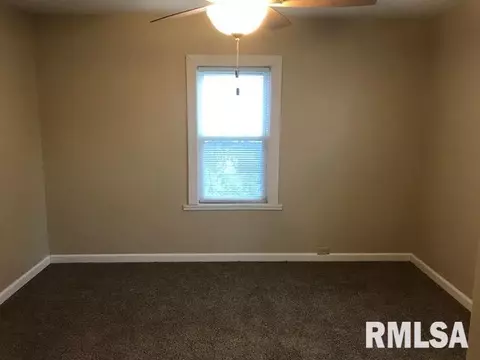 409 W Court St, Eureka, IL 61530 photo 15