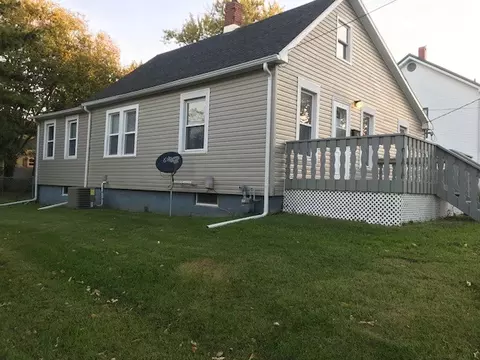409 W Court St, Eureka, IL 61530 photo 2