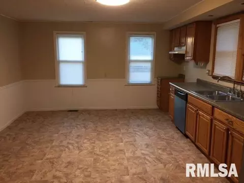 409 W Court St, Eureka, IL 61530 photo 20
