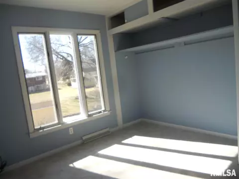 427 E Yeiser St, Macomb, IL 61455 photo 11