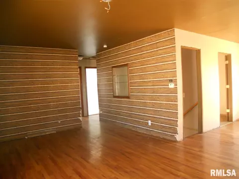 427 E Yeiser St, Macomb, IL 61455 photo 8