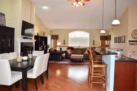 911 Stonebridge, Metamora, IL 61548 photo 4