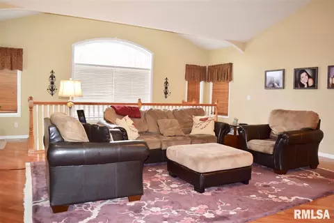 911 Stonebridge, Metamora, IL 61548 photo 13