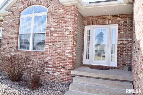 911 Stonebridge, Metamora, IL 61548 photo 2