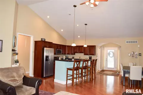 911 Stonebridge, Metamora, IL 61548 photo 9