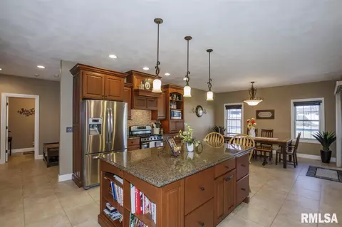 4 Bishops Ct, Washington, IL 61571 photo 10