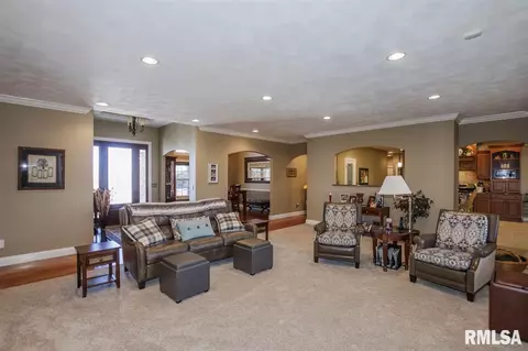 4 Bishops Ct, Washington, IL 61571 photo 5