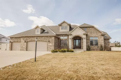 4 Bishops Ct, Washington, IL 61571 photo 1