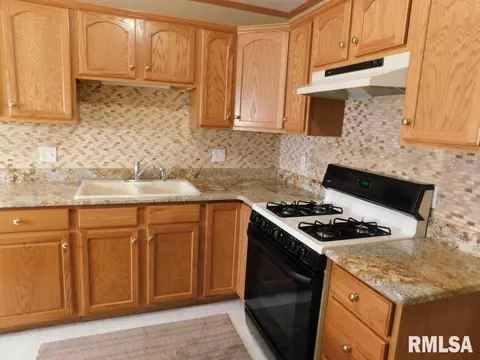 128 Easy St, Washington, IL 61571 photo 7