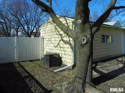 1220 E Willcox, Peoria, IL 61603 photo 33