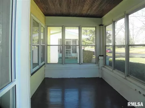1220 E Willcox, Peoria, IL 61603 photo 4