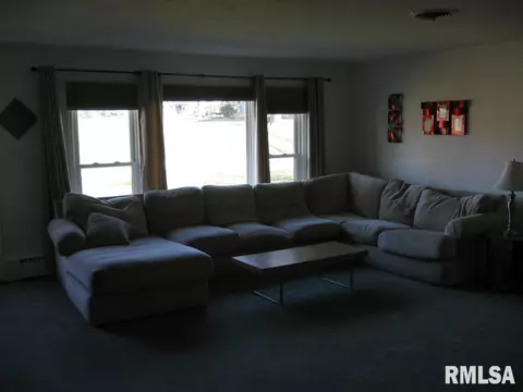 366 N Normal St, Macomb, IL 61455 photo 3