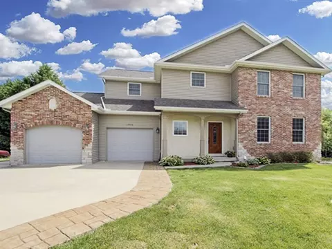10416 W Lake Camelot Dr, Mapleton, IL 61547 photo 1