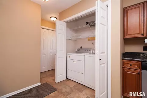 305 W Broken Lance Ct, Dunlap, IL 61525 photo 10