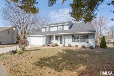 305 W Broken Lance Ct, Dunlap, IL 61525 photo 2