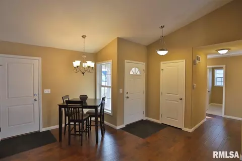 109 W Hillside Ct, Dunlap, IL 61525 photo 7