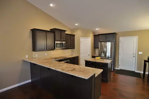 109 W Hillside Ct, Dunlap, IL 61525 photo 5